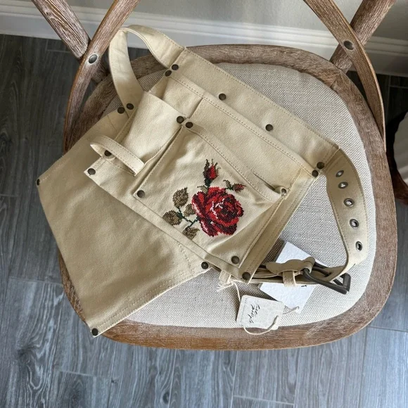 Free People | Accessories | Free People Cabbage Rose Pocket  display picture 3